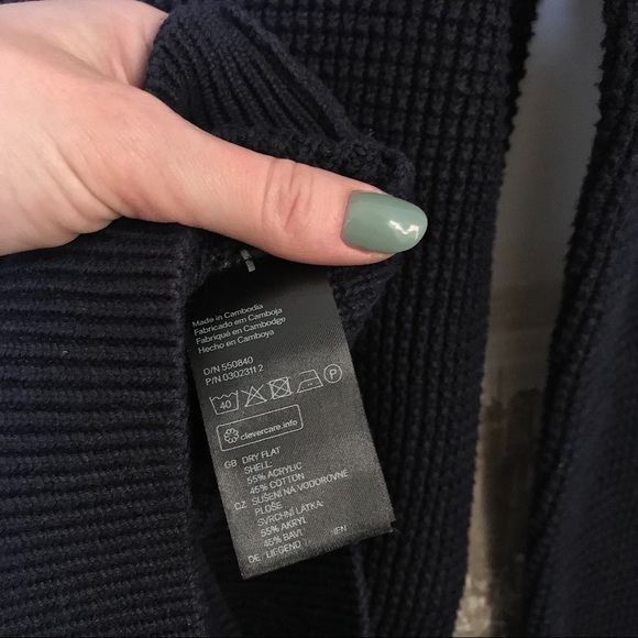H&M navy blue sweater - Picture 5 of 5
